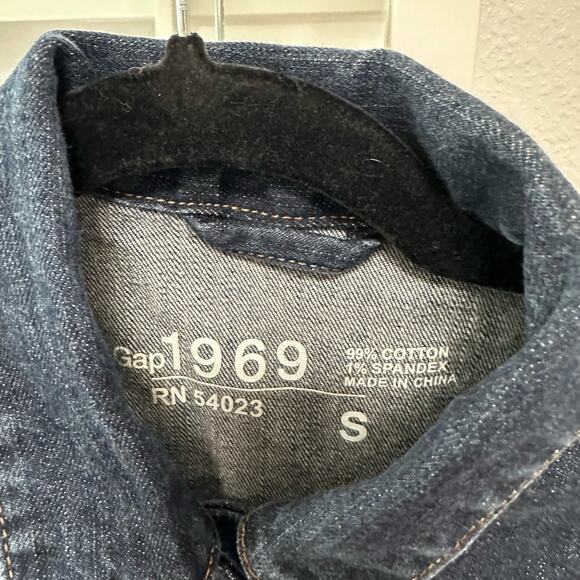 GAP Dark Wash Crop Denim Jacket - Size Small - Picture 5 of 5